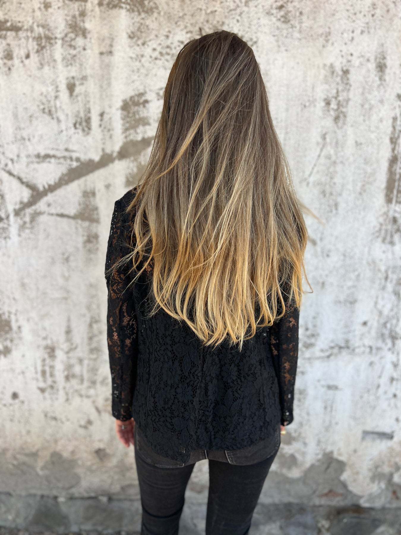 レナ | エレガントな構造の透け感のあるレースブレザー